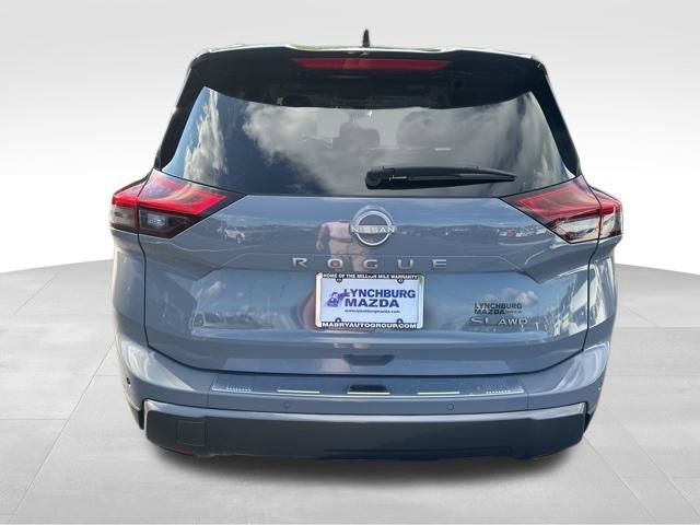 Used 2025 Nissan Rogue SL w/ SL Premium Package image 5