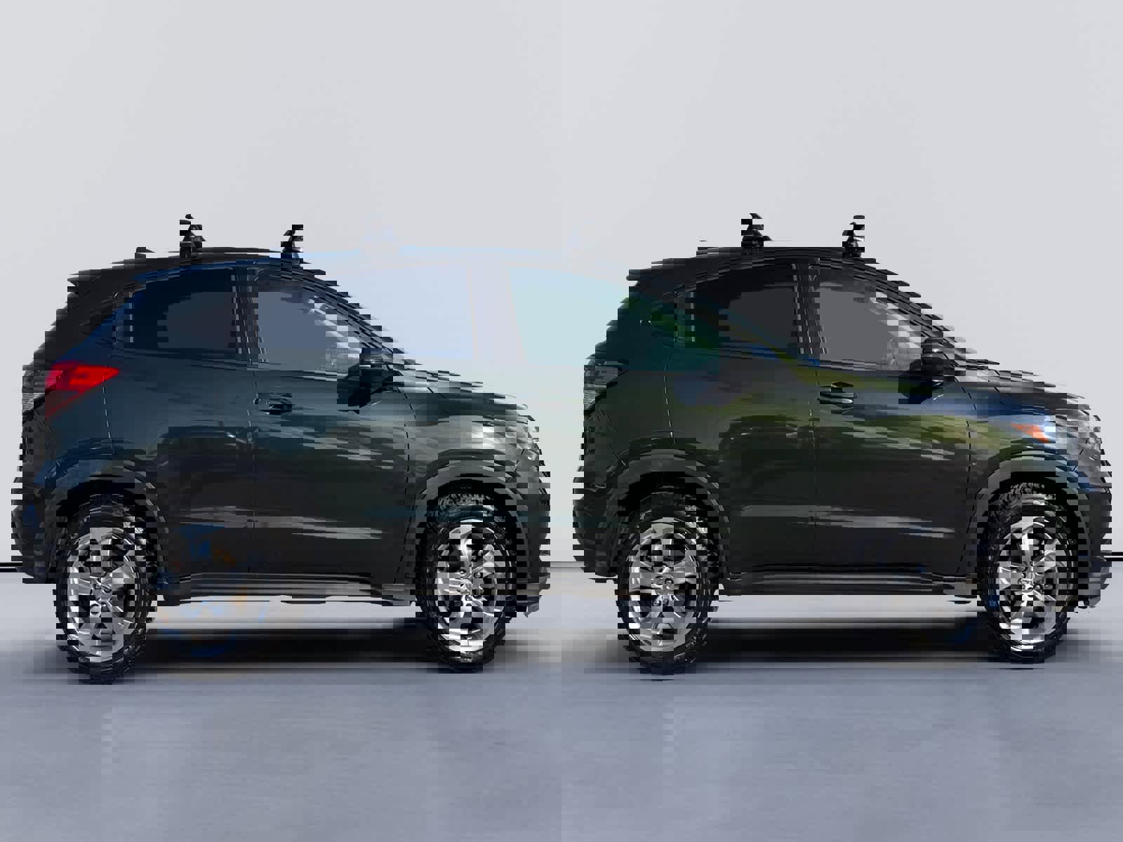 Used 2017 Honda HR-V EX image 2