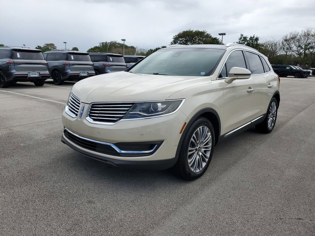 Used 2018 Lincoln MKX Reserve w/ Driver Assistance Package image 2