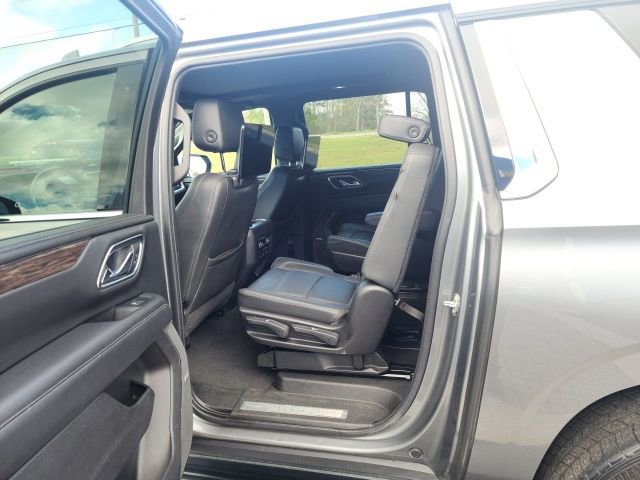 Used 2021 Chevrolet Suburban LT w/ LT Signature Package RWD image 18