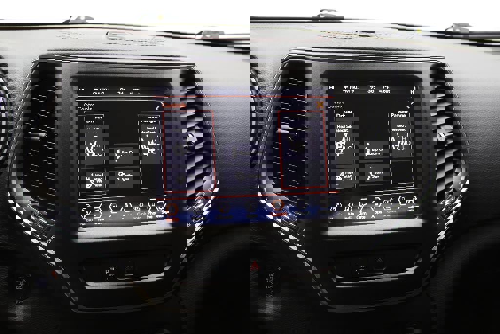 Used 2019 Jeep Cherokee Trailhawk w/ Cold Weather Group image 20