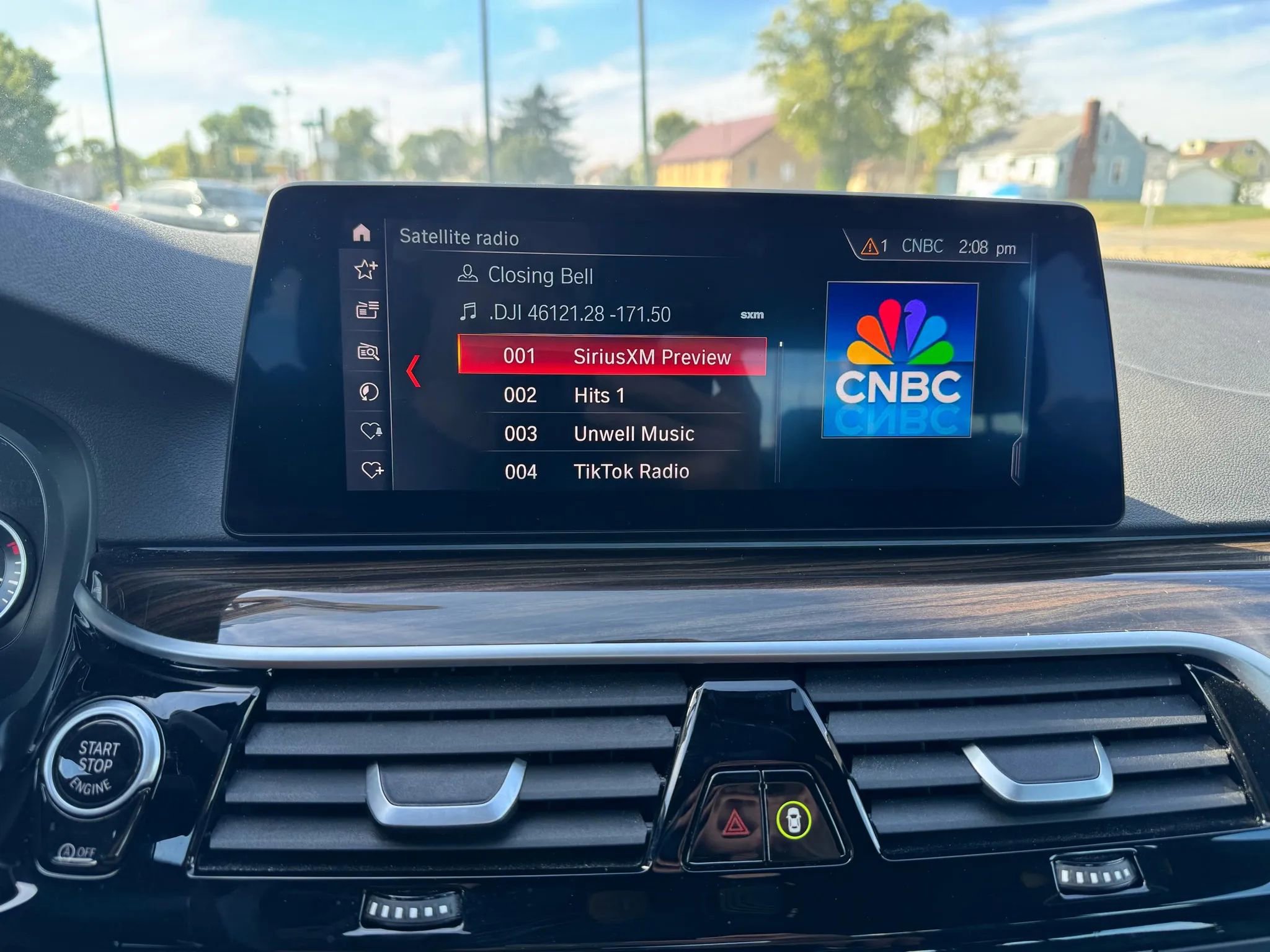 Used 2019 BMW 540i xDrive w/ M Sport Package image 19