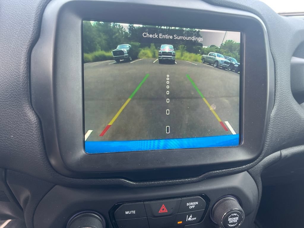 Used 2022 Jeep Renegade Latitude AWD/4WD image 21