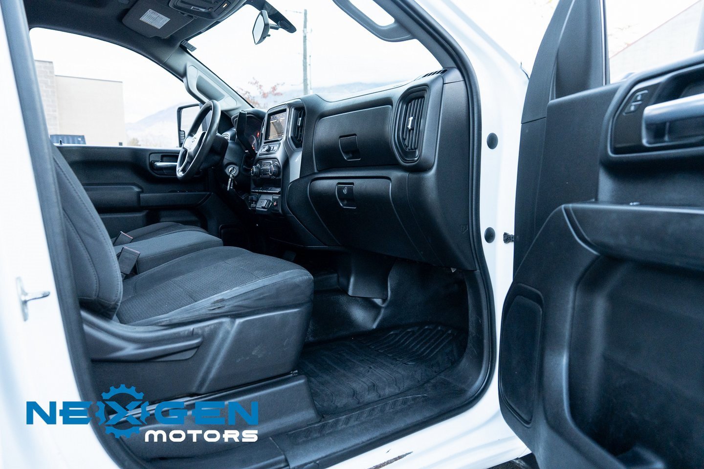 Used 2020 Chevrolet Silverado 2500 W/T image 40