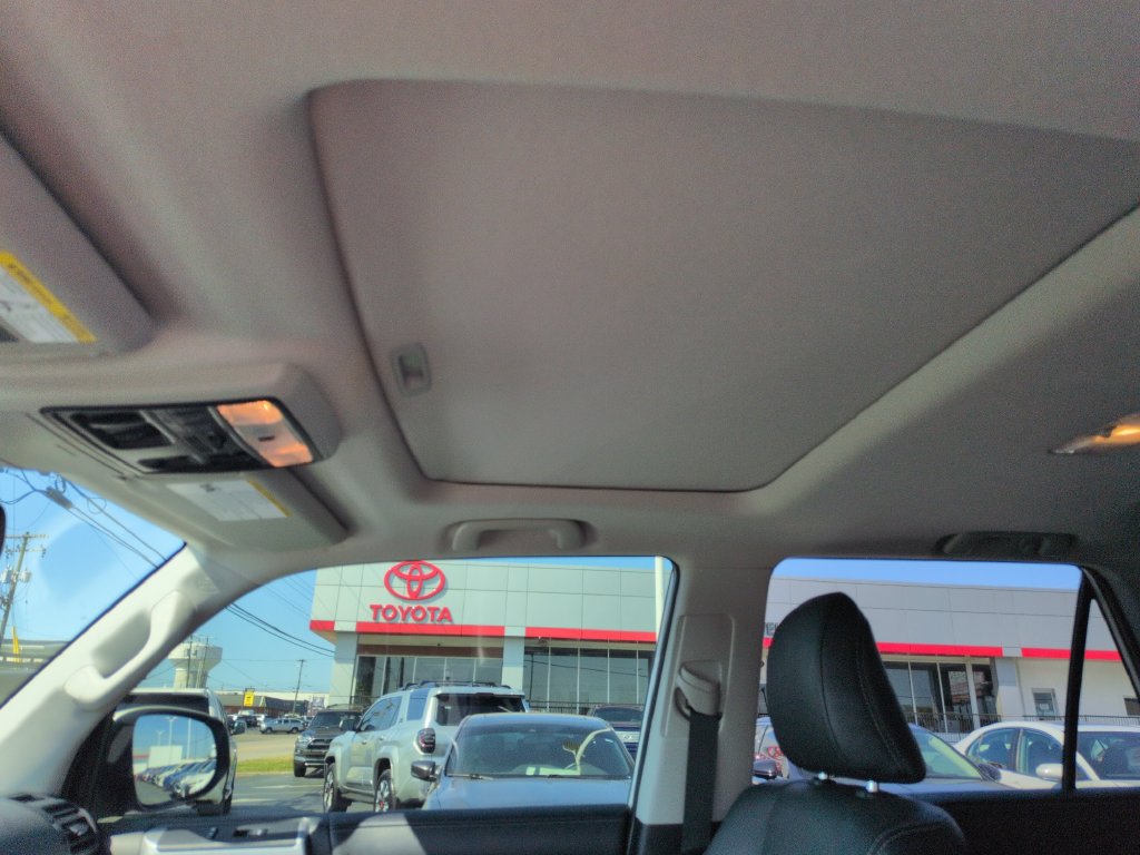 Used 2022 Toyota 4Runner Limited AWD/4WD image 21