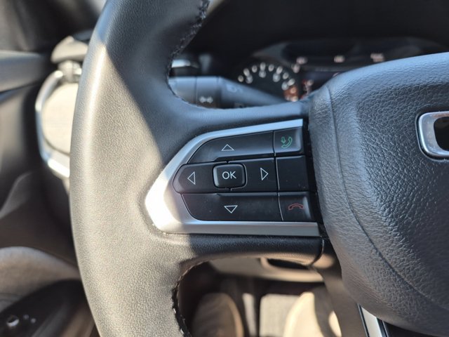 Used 2025 Jeep Compass Latitude w/ Sun & Sound Group AWD/4WD image 18