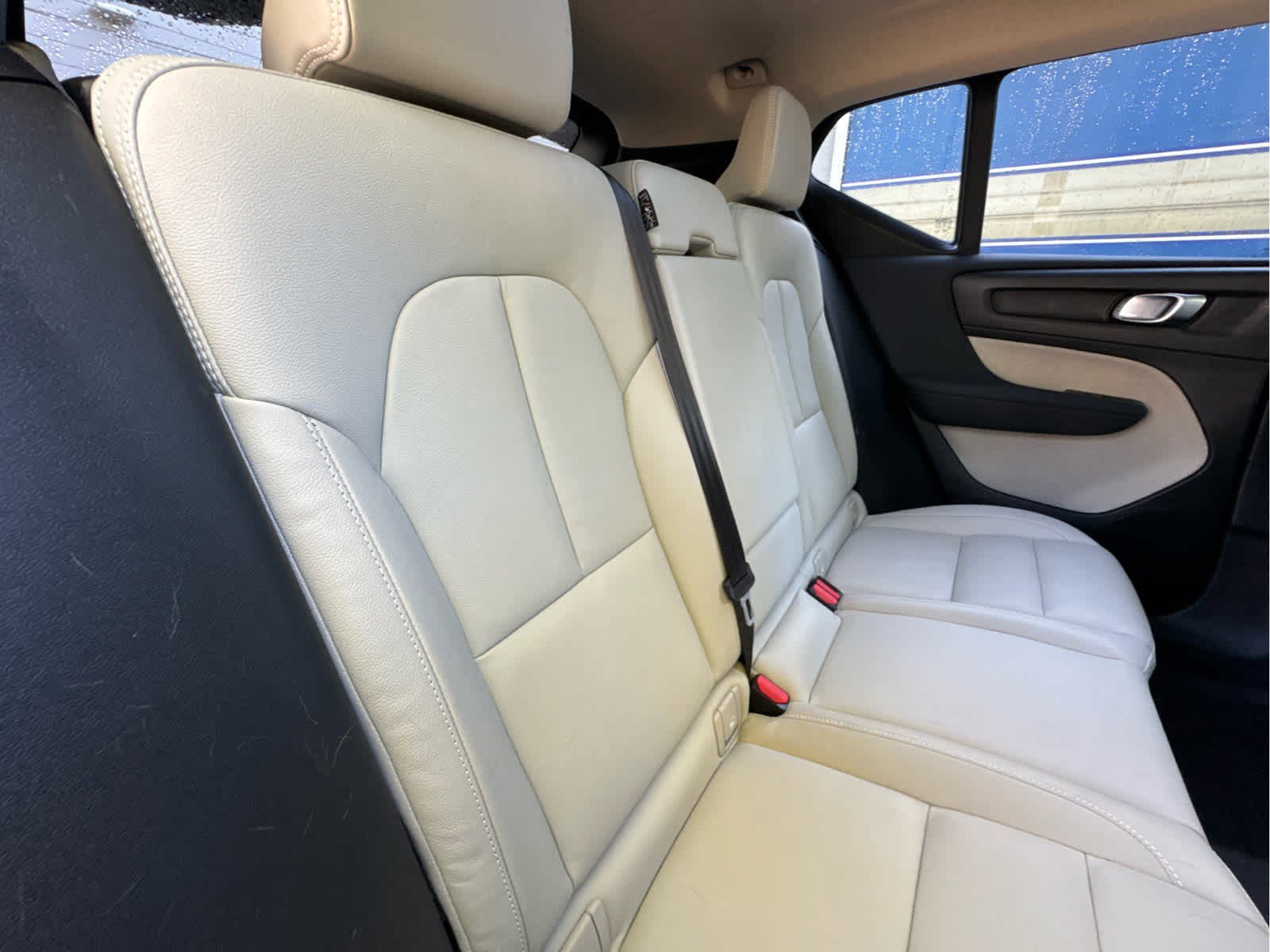 Used 2023 Volvo XC40 B5 Plus w/ Protection Package Premier image 22