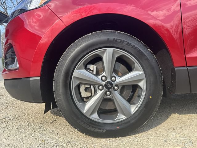 Used 2022 Ford Edge SEL w/ Sport Appearance Package AWD/4WD image 32
