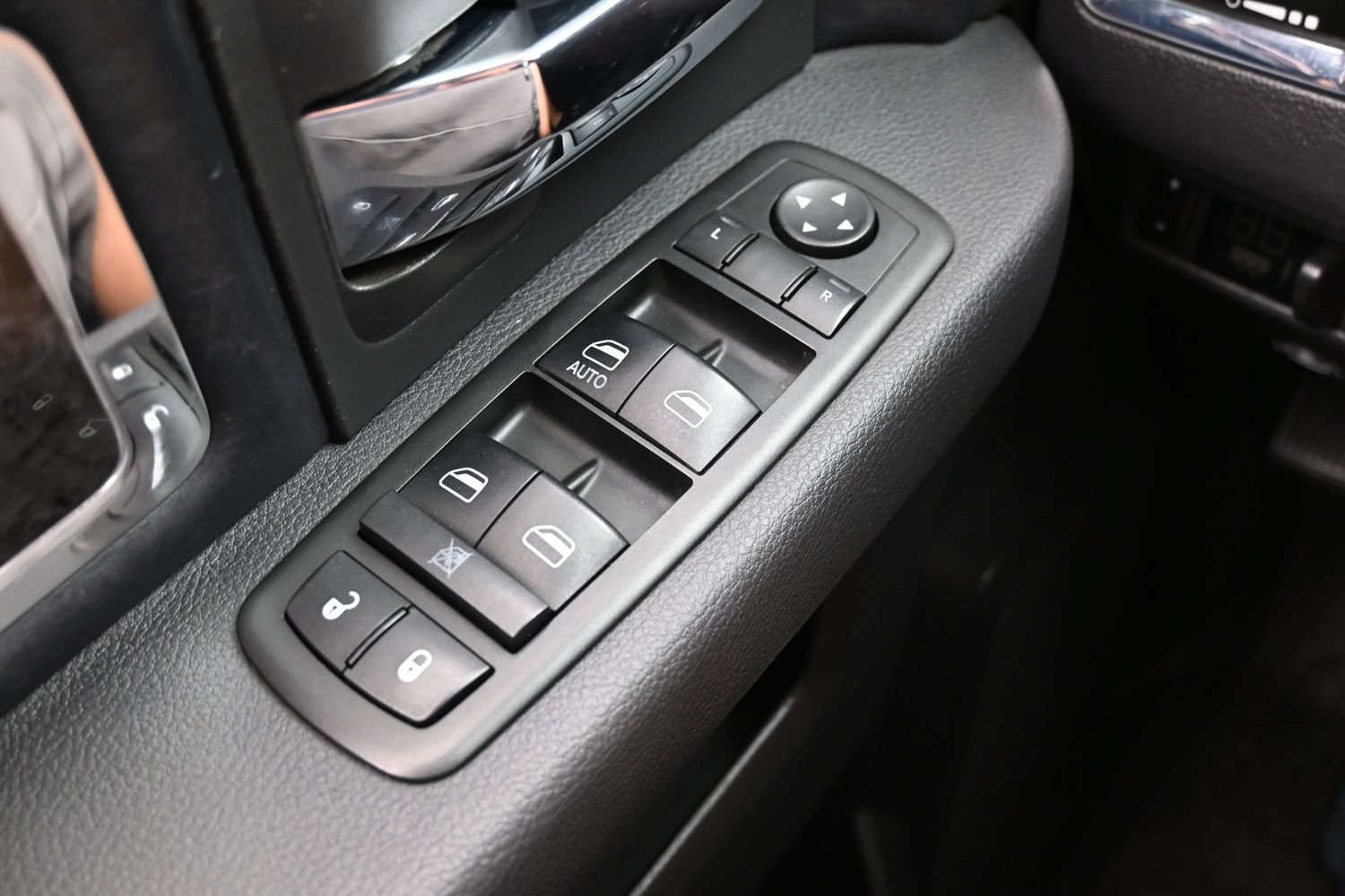 Used 2012 RAM 1500 Limited RWD image 25