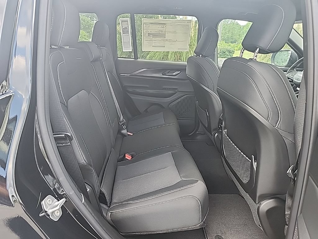 New 2026 Jeep Grand Cherokee Laredo X RWD image 35