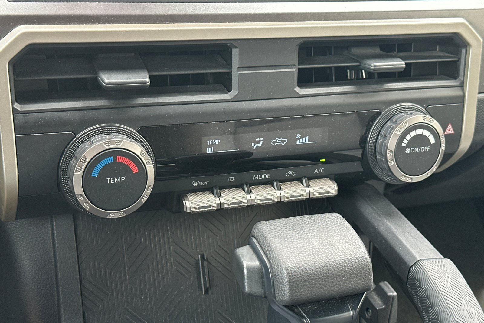 Used 2024 Toyota Tacoma SR5 AWD/4WD image 26