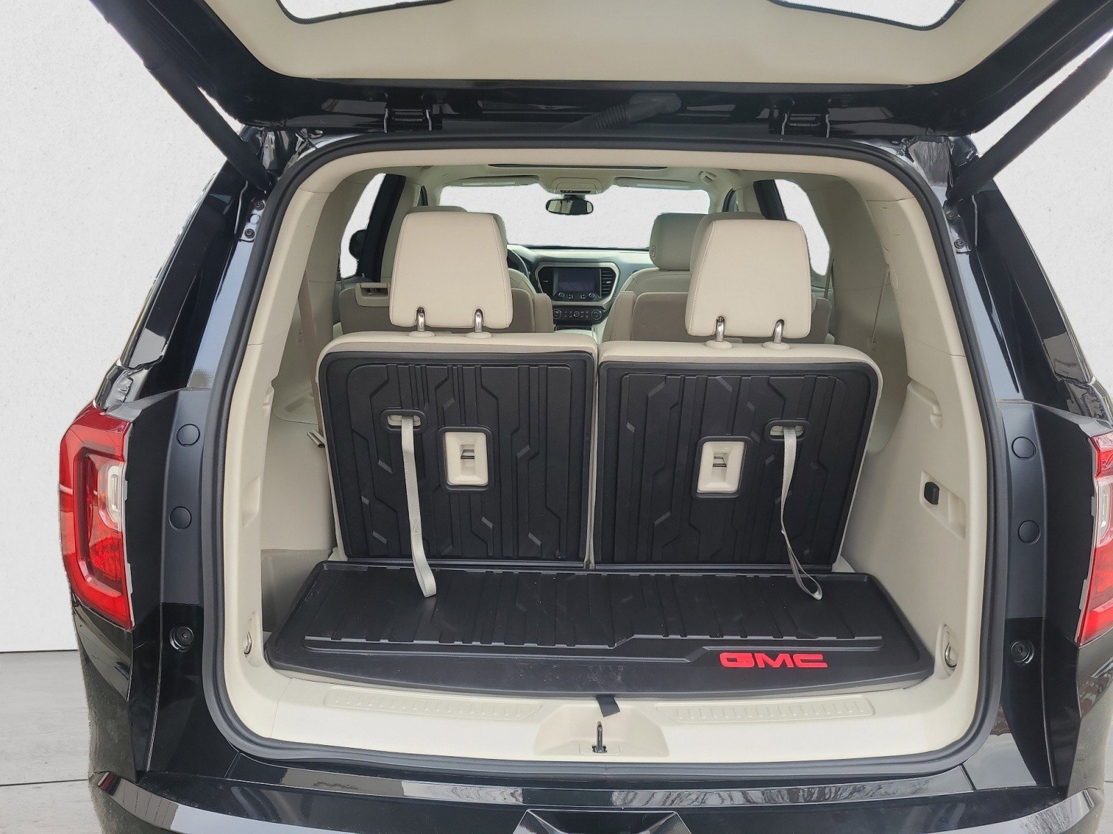 Used 2023 GMC Acadia Denali w/ Trailering Package AWD/4WD image 21