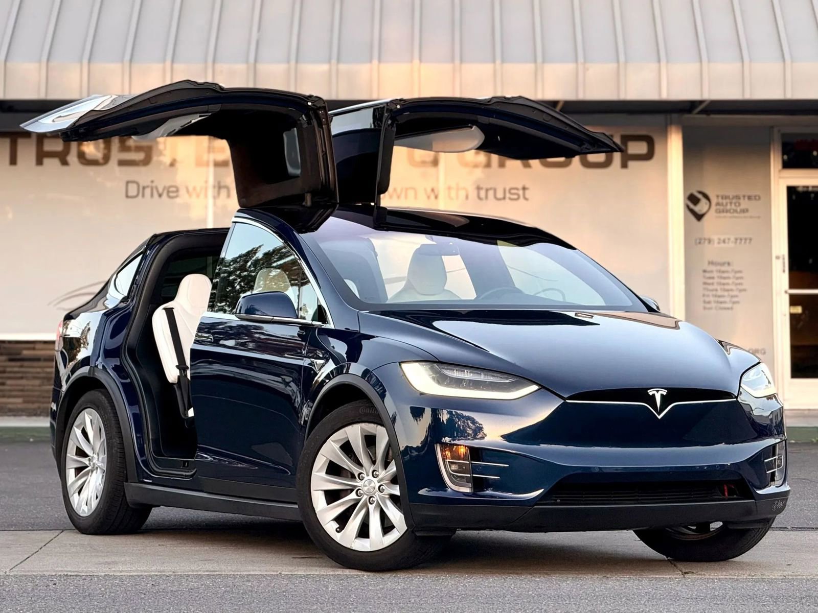Used 2017 Tesla Model X 75D image 2