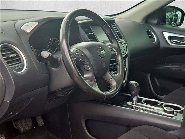 Used 2014 Nissan Pathfinder SV AWD/4WD image 9