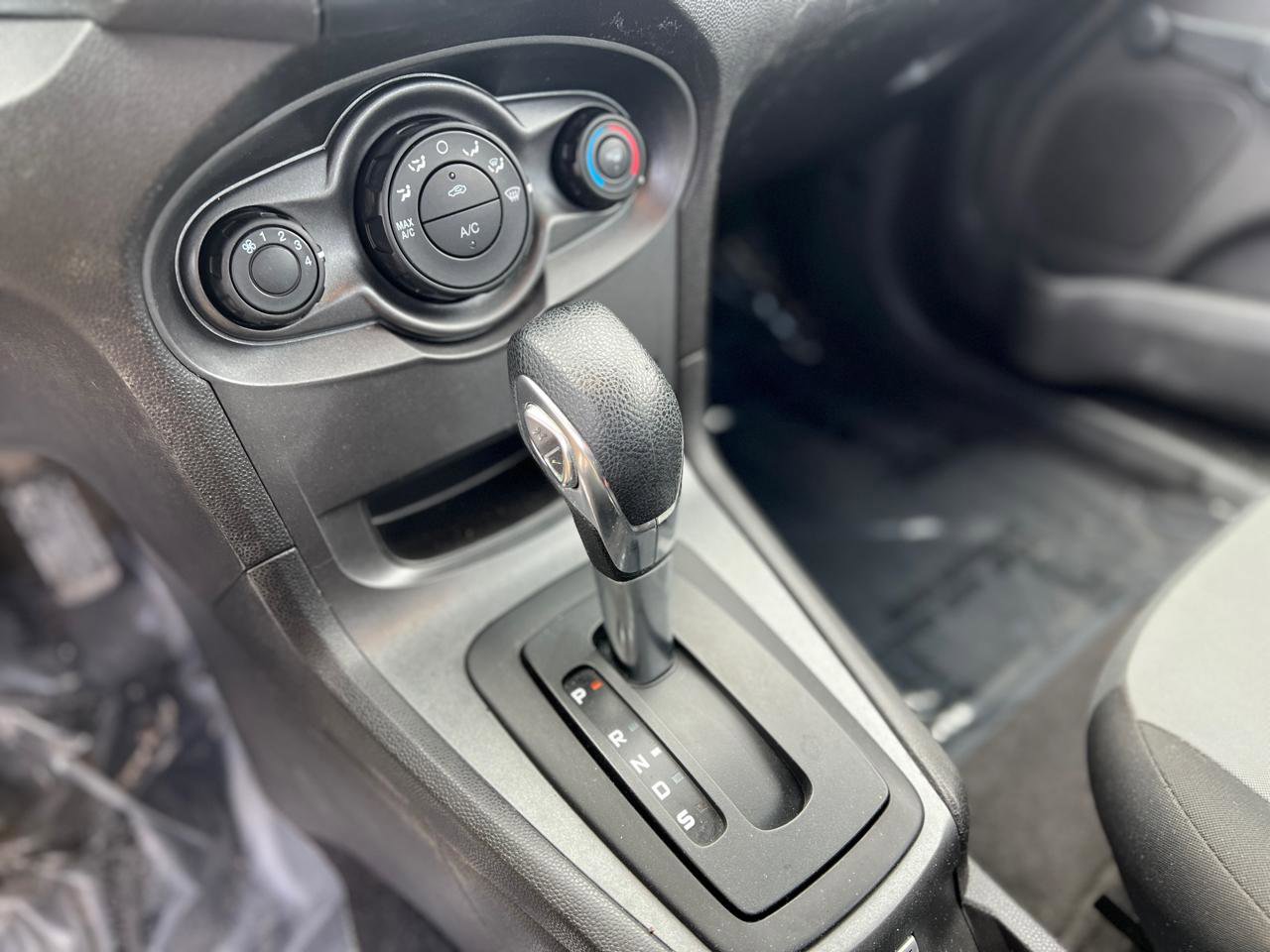 Used 2015 Ford Fiesta S image 24