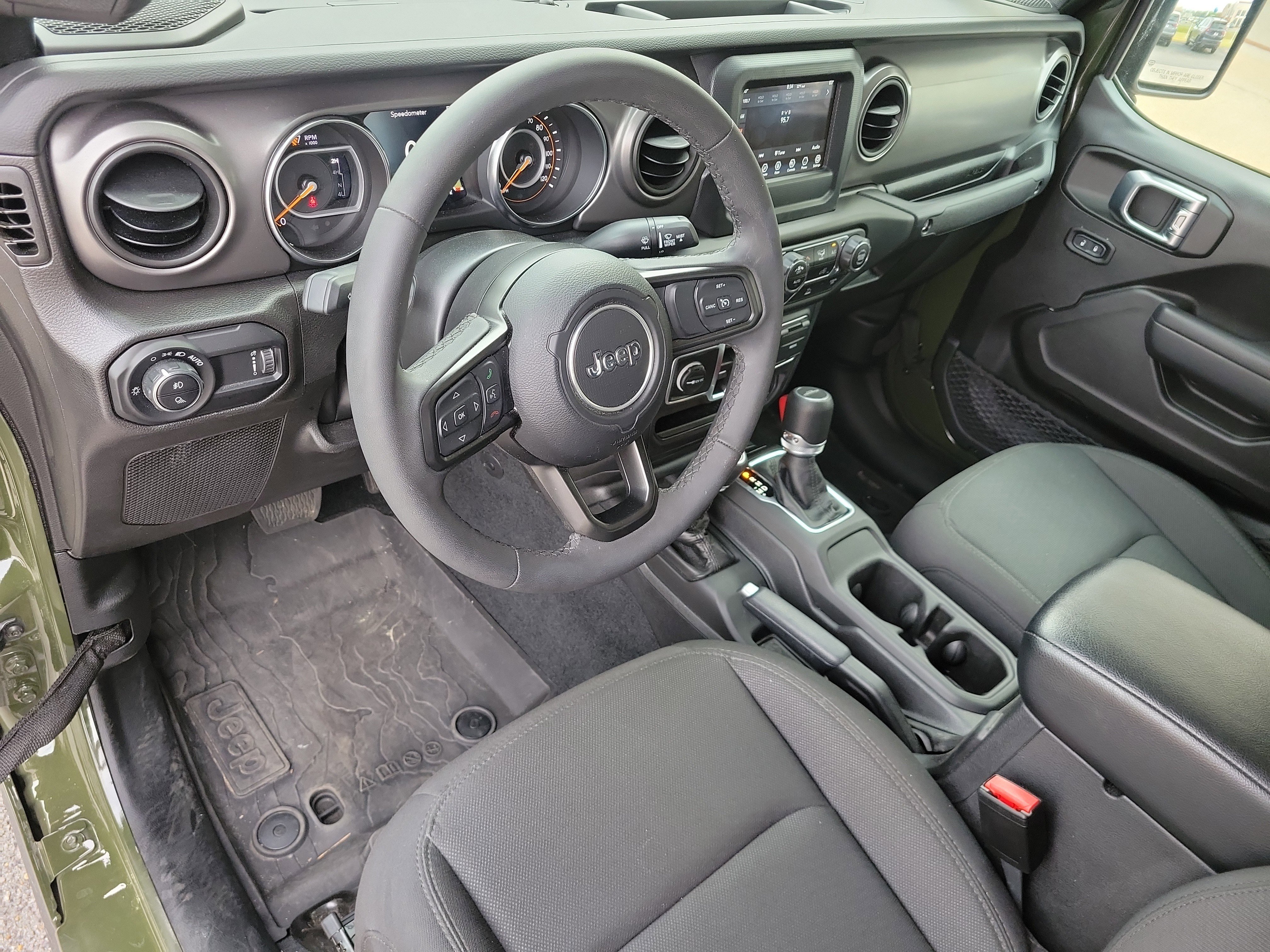 Used 2023 Jeep Gladiator Willys image 8