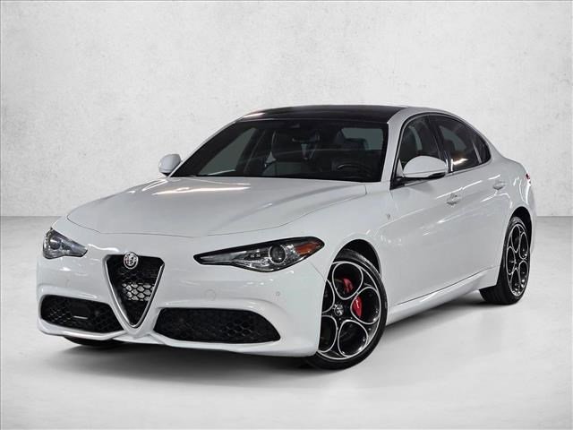 Used 2022 Alfa Romeo Giulia Ti video 1
