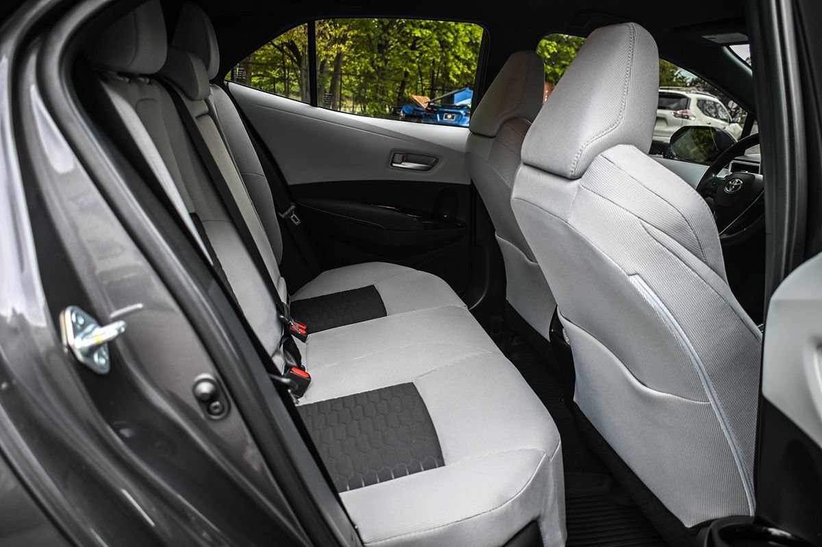 Used 2021 Toyota Corolla SE w/ SE Preferred Package FWD image 16