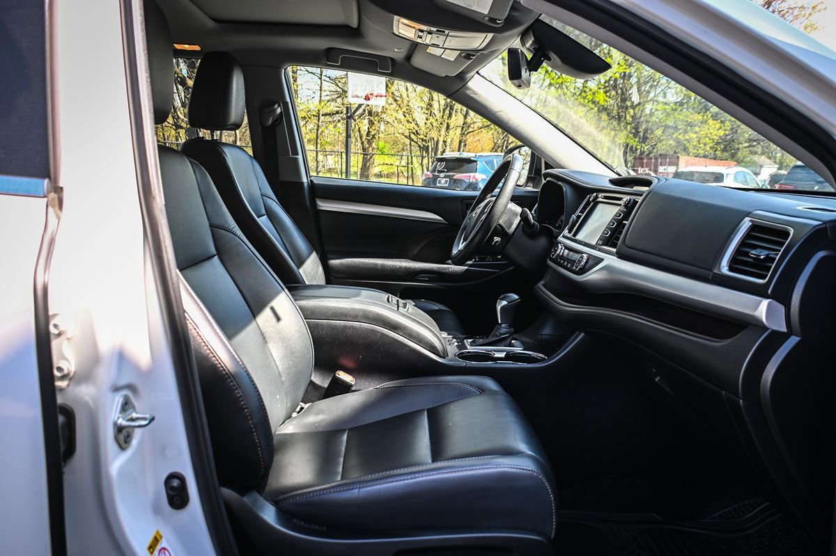 Used 2019 Toyota Highlander XLE AWD/4WD image 20