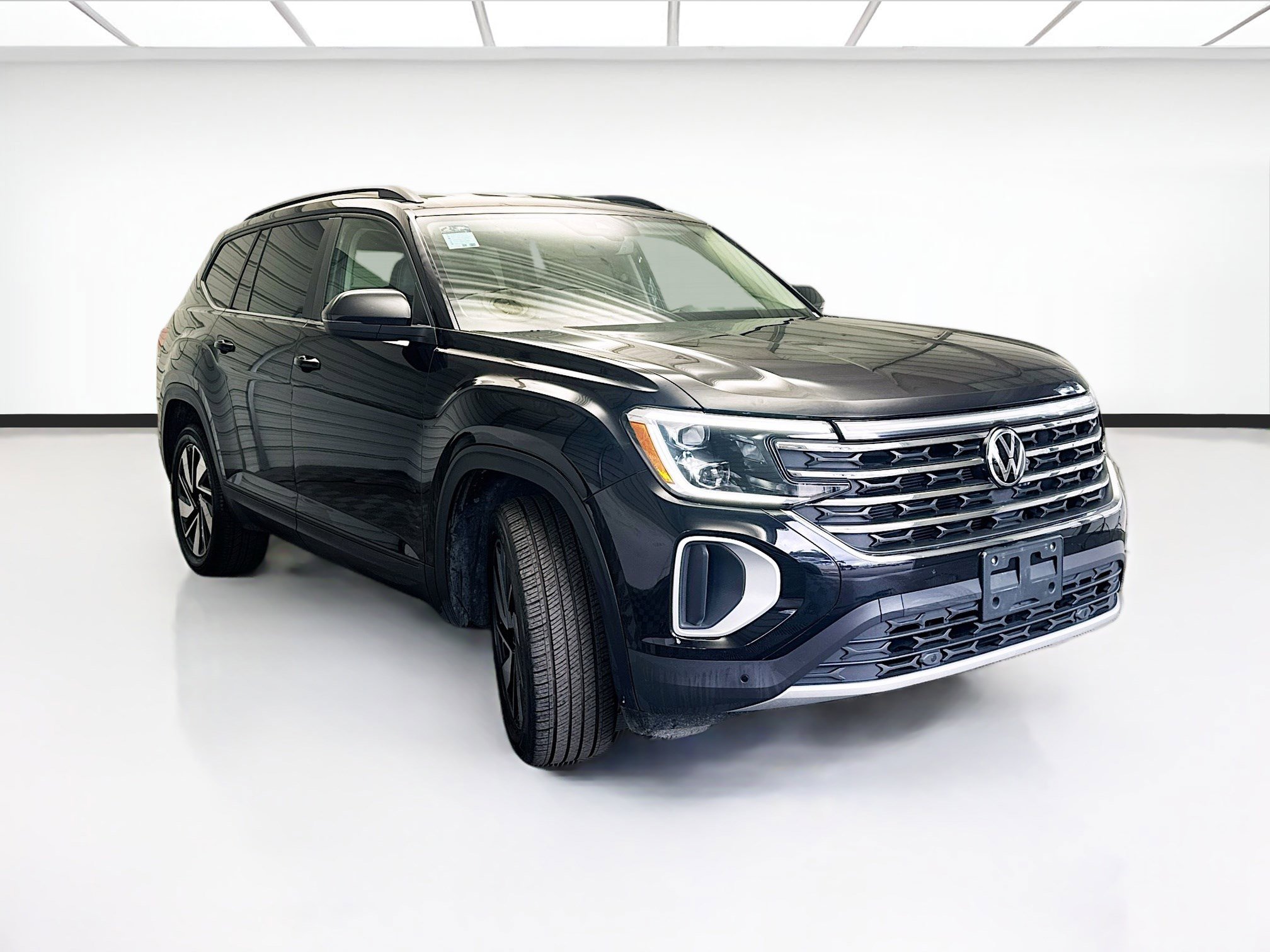 Used 2024 Volkswagen Atlas SE FWD image 3
