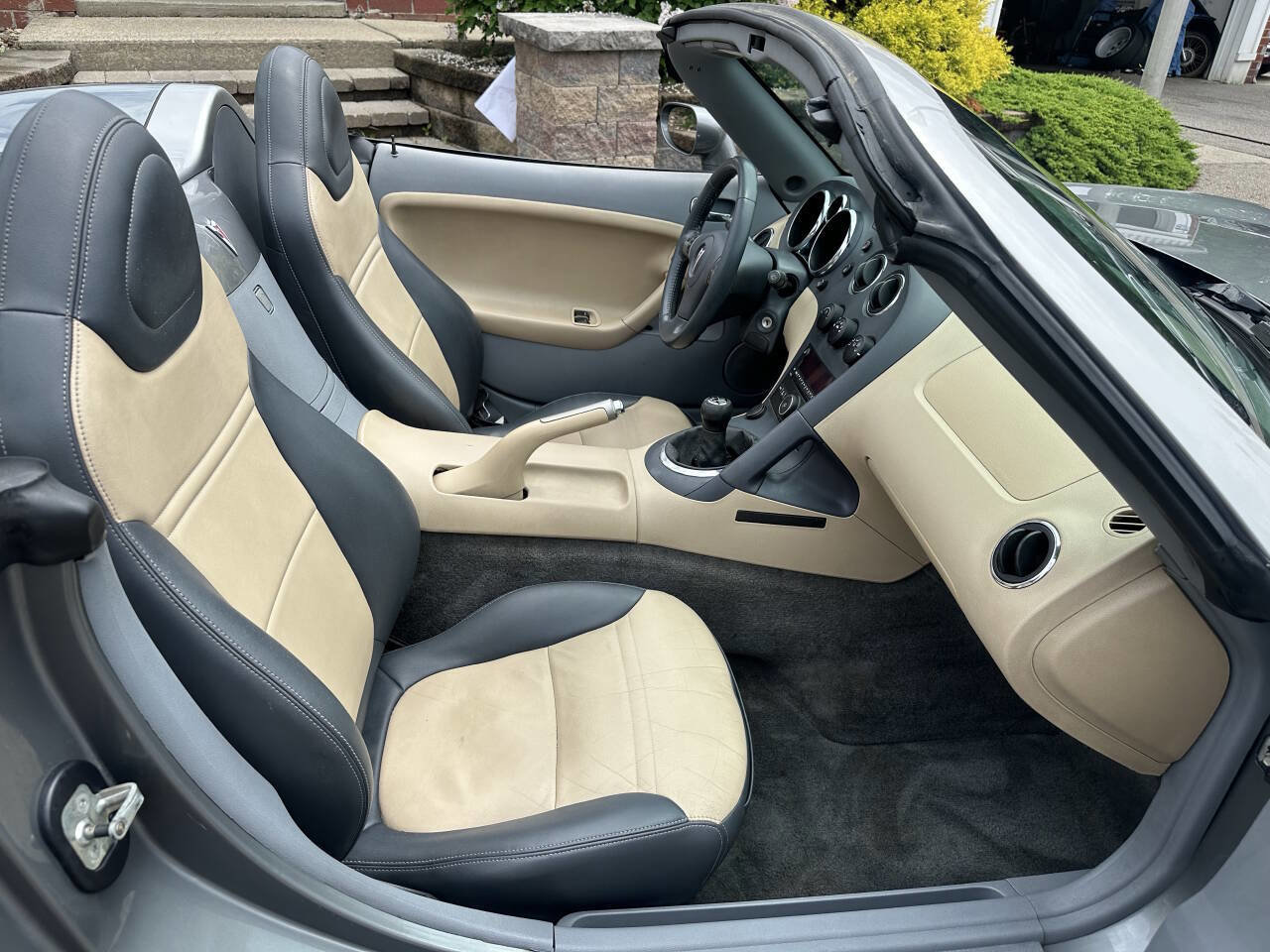 Used 2006 Pontiac Solstice Convertible w/ Premium Package image 19