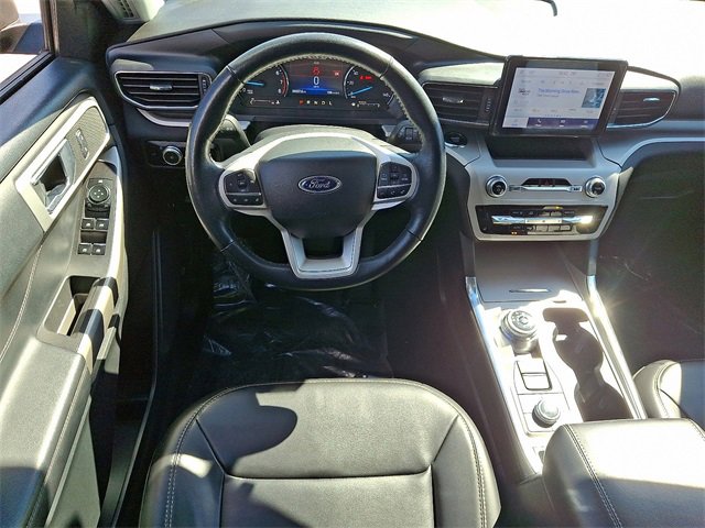 Used 2023 Ford Explorer XLT w/ Equipment Group 202A image 6