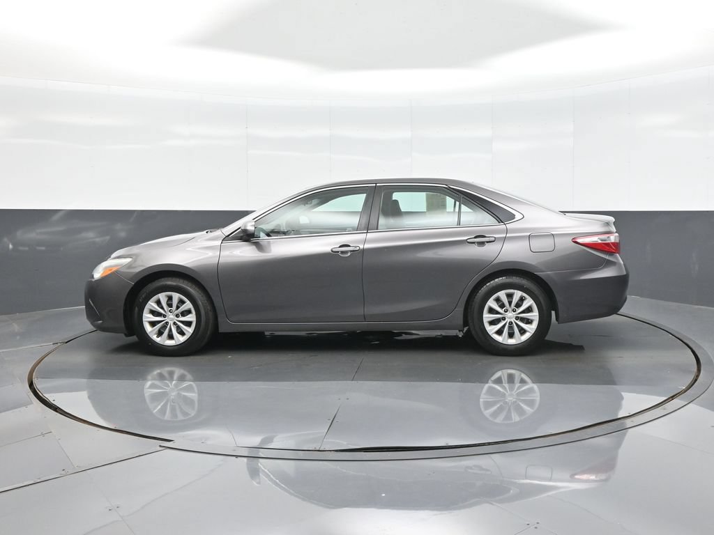 Used 2016 Toyota Camry LE FWD image 4