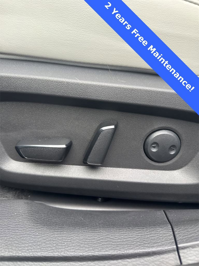 New 2025 Mitsubishi Outlander SE image 16