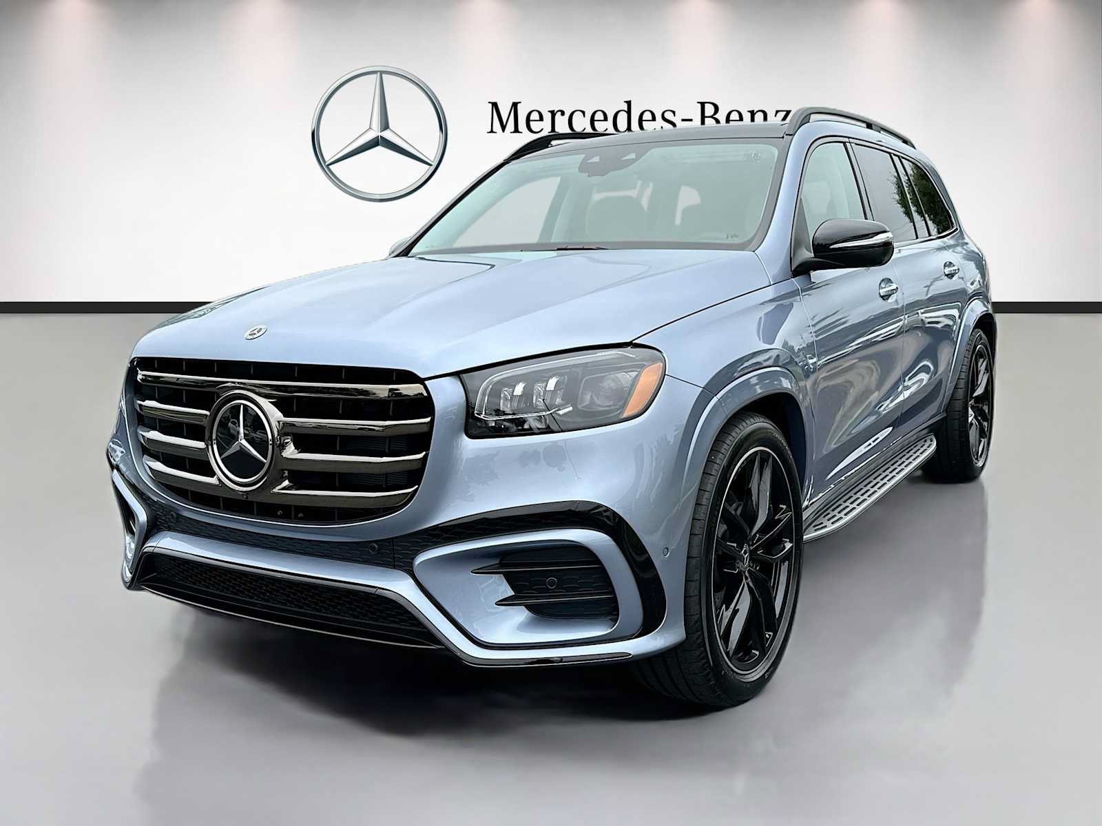 New 2026 Mercedes-Benz GLS 450 4MATIC image 1