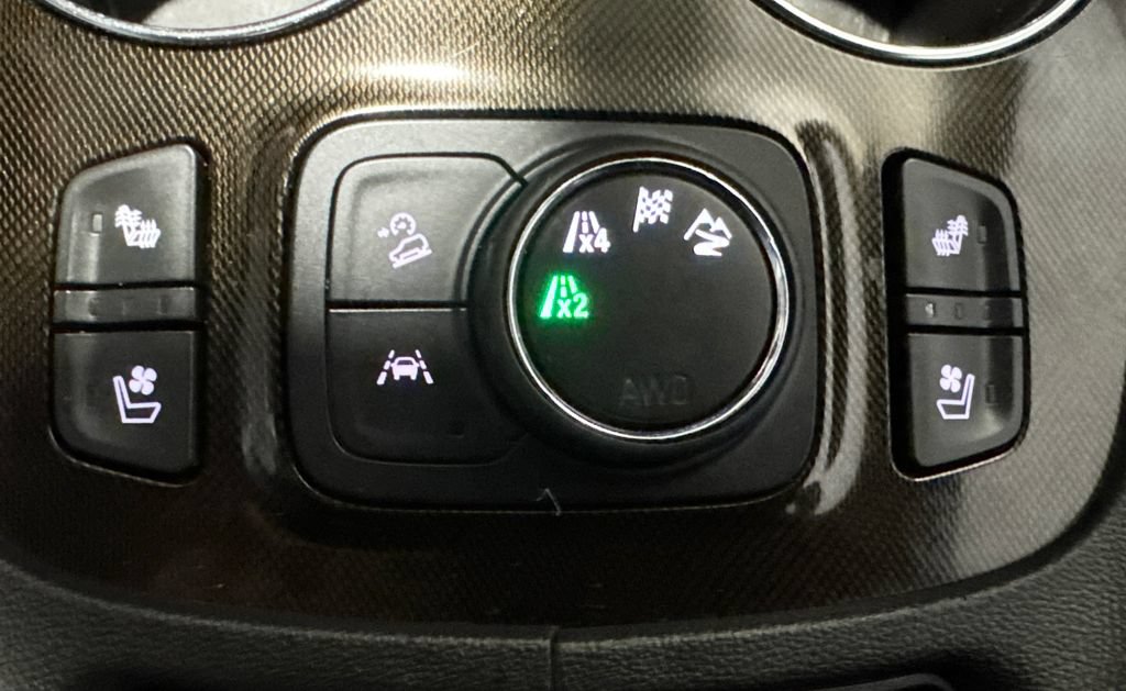 Used 2021 GMC Acadia AT4 w/ GMC Pro Grade Package AWD/4WD image 39
