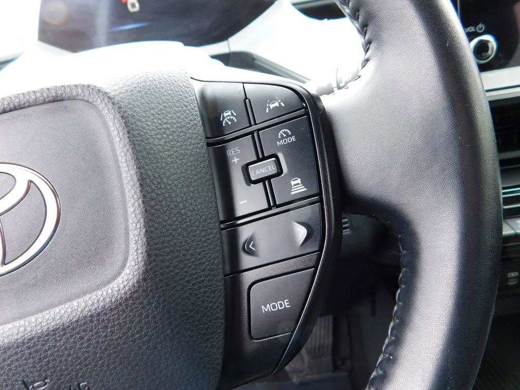 Used 2023 Toyota Prius LE image 15