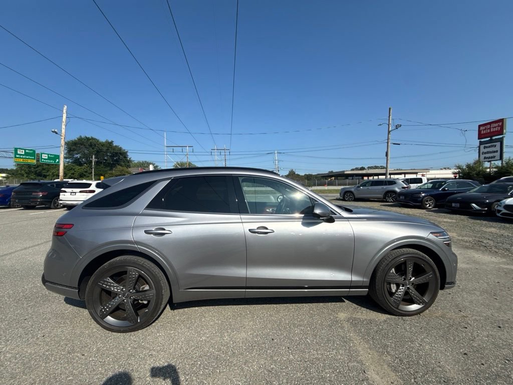 Used 2024 Genesis GV70 2.5T w/ Sport Prestige Package AWD/4WD image 4