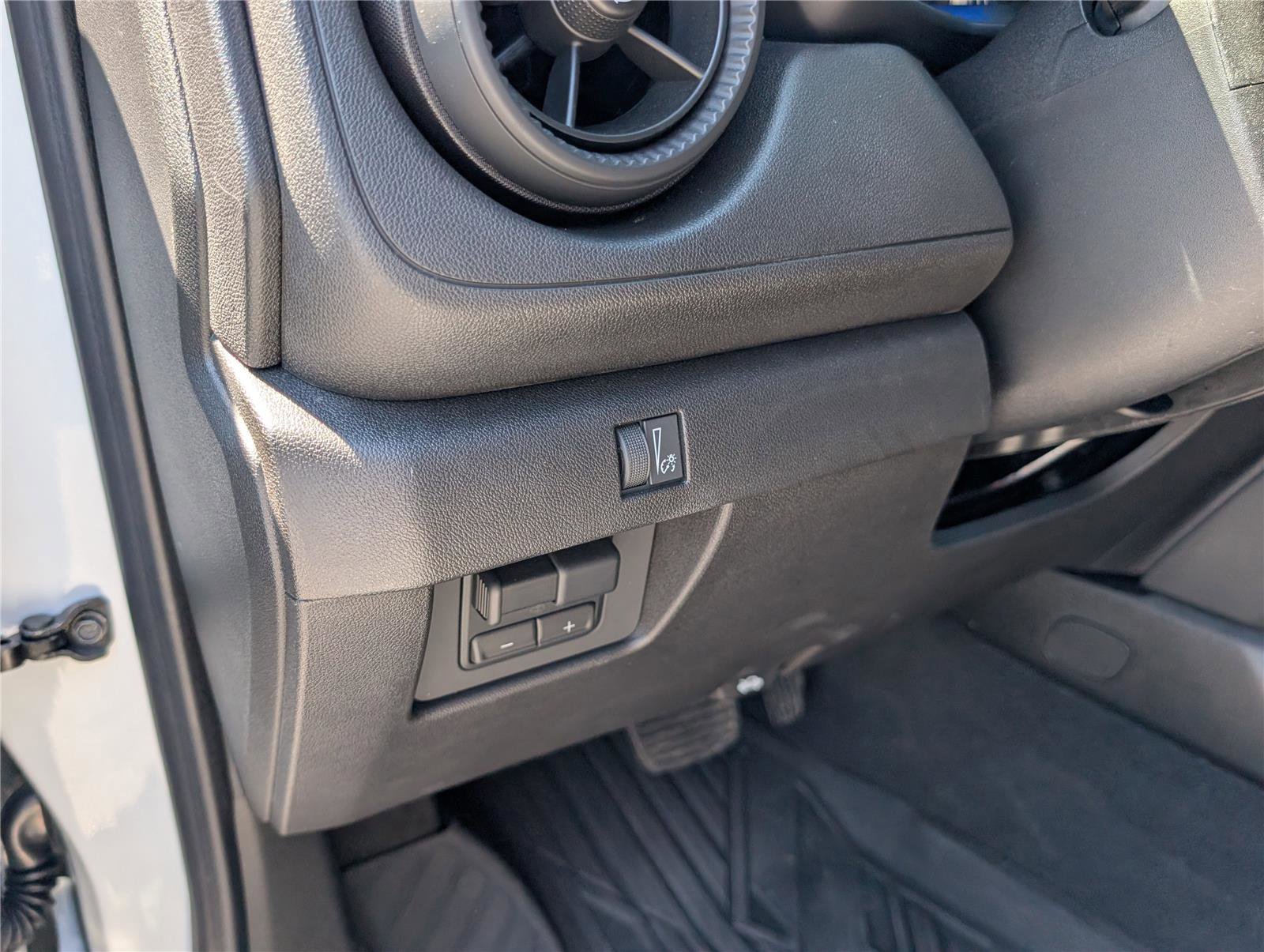 Used 2024 Chevrolet Colorado Trail Boss w/ Technology Package image 21