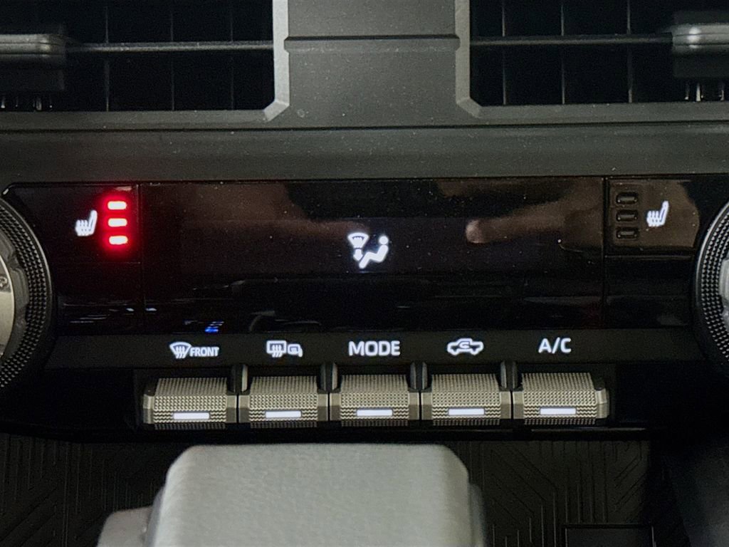 Used 2025 Toyota Tacoma TRD Sport image 18