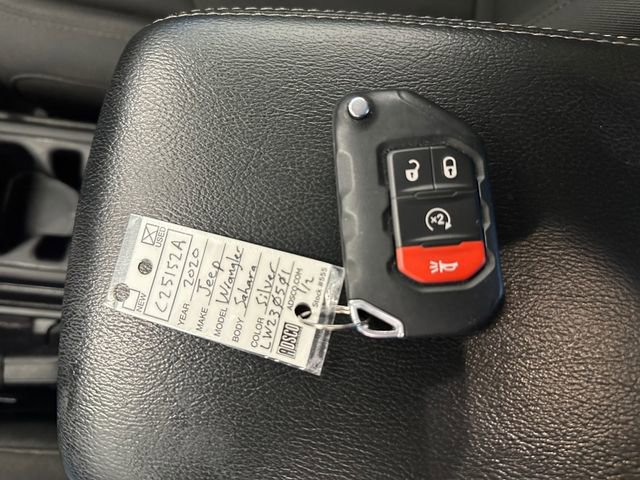 Used 2020 Jeep Wrangler Unlimited Sahara AWD/4WD image 31