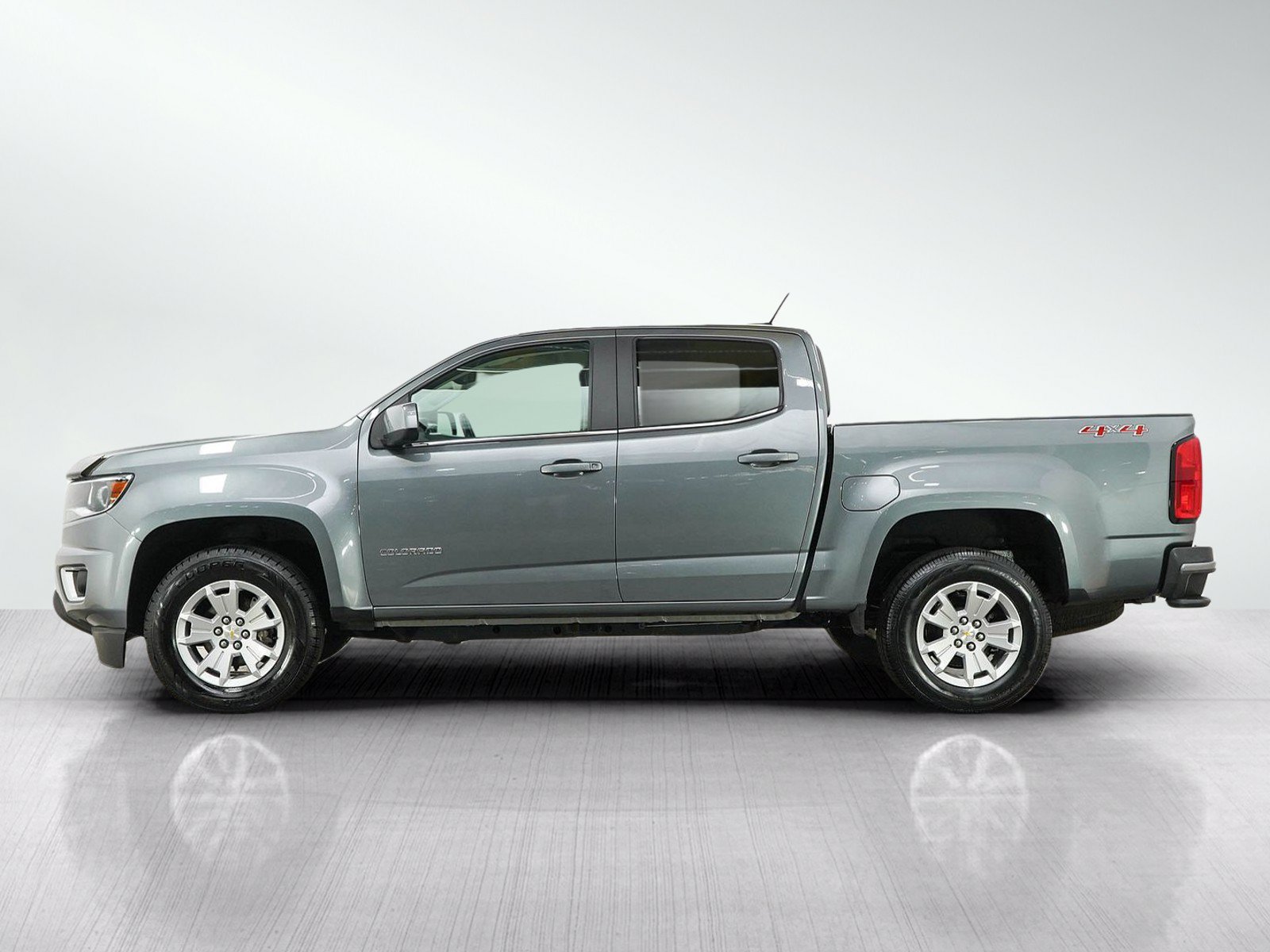 Used 2020 Chevrolet Colorado LT w/ LT Convenience Package AWD/4WD image 2