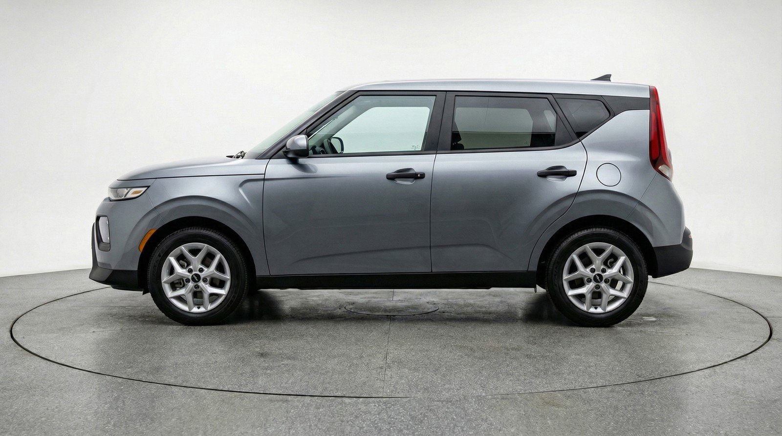 Used 2025 Kia Soul LX w/ LX Technology Package FWD image 5