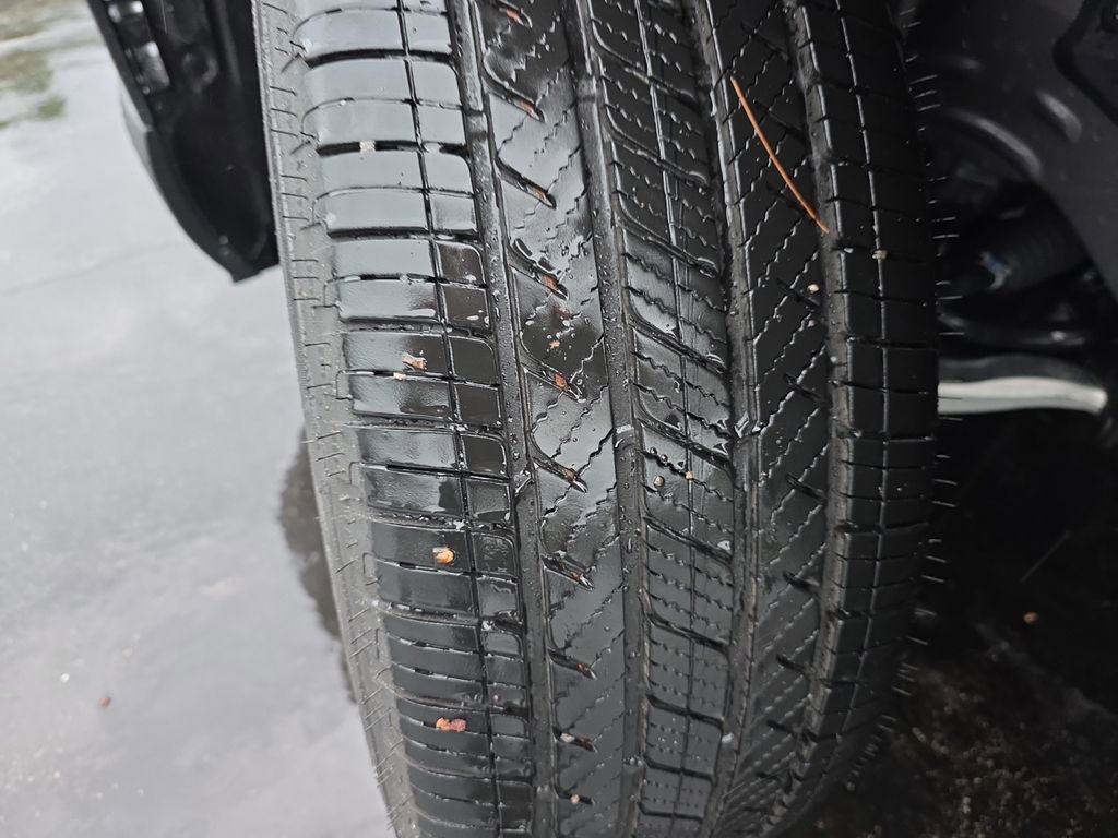 Certified 2025 Honda Pilot Black Edition image 25