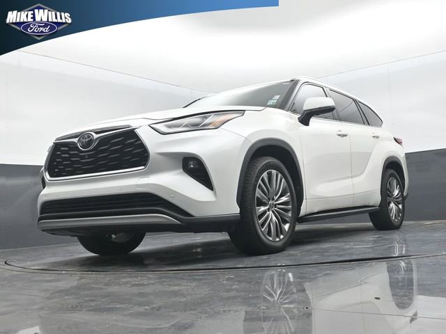 Used 2020 Toyota Highlander Platinum FWD image 19