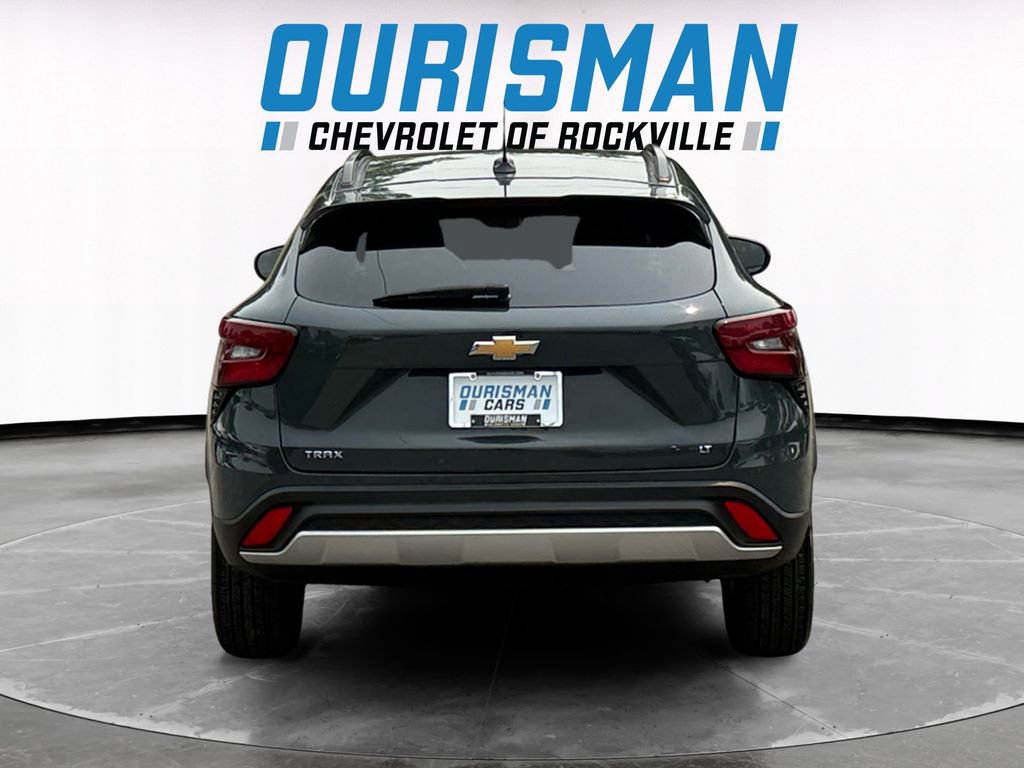 Used 2025 Chevrolet Trax LT FWD image 5