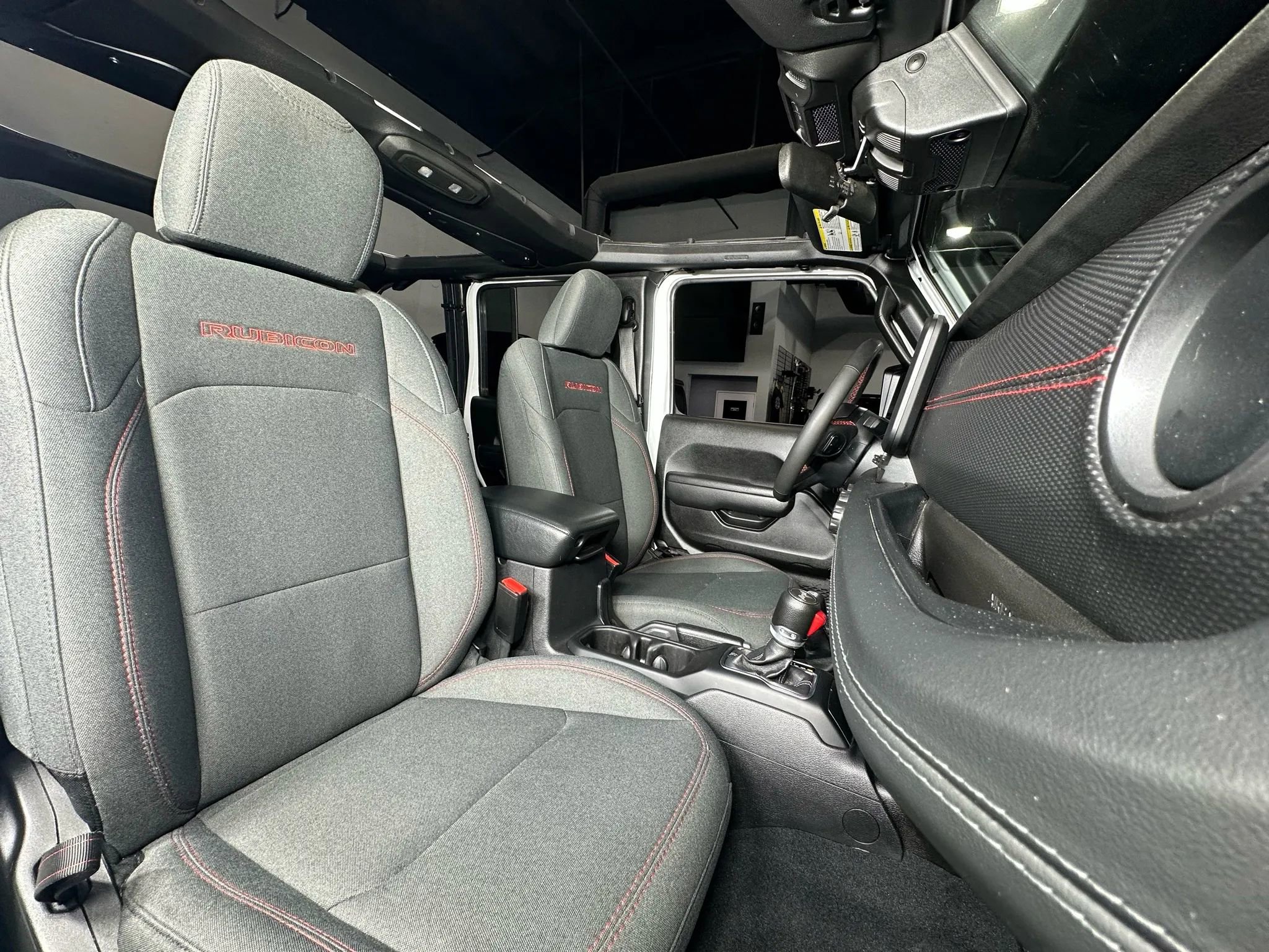 Used 2024 Jeep Wrangler Unlimited Rubicon w/ Convenience Group image 26