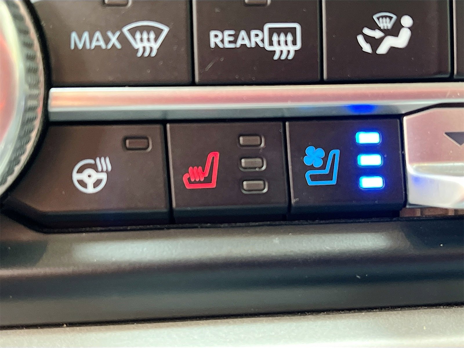 Used 2024 Ford Expedition XLT image 20