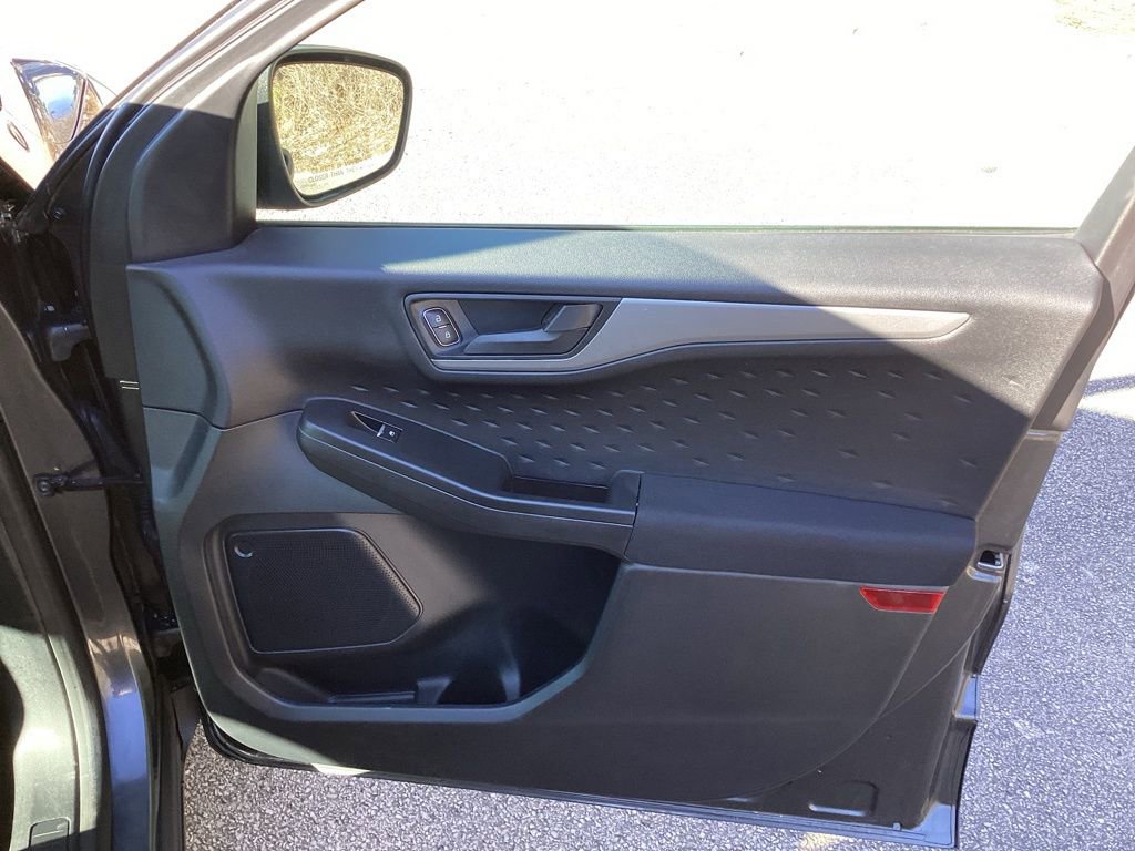 Used 2020 Ford Escape S image 26