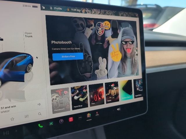 Used 2023 Tesla Model 3 Standard Range image 19