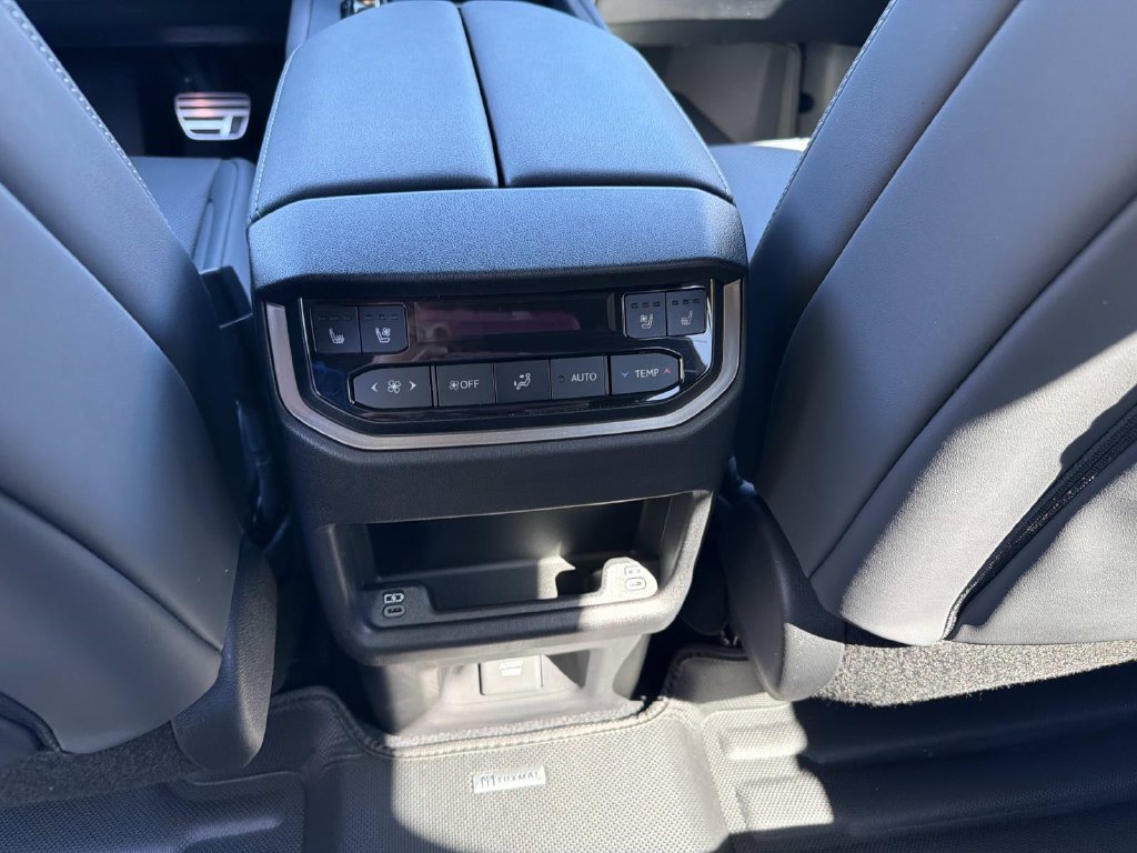 Used 2025 Lexus TX 500h AWD w/ Technology Package image 14