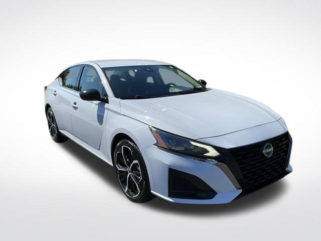 Used 2025 Nissan Altima 2.5 SR FWD image 8