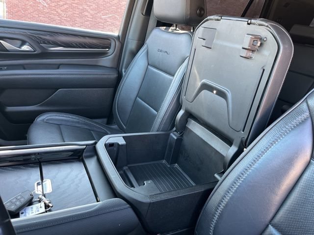 Certified 2022 GMC Yukon Denali w/ Denali Premium Package RWD image 36