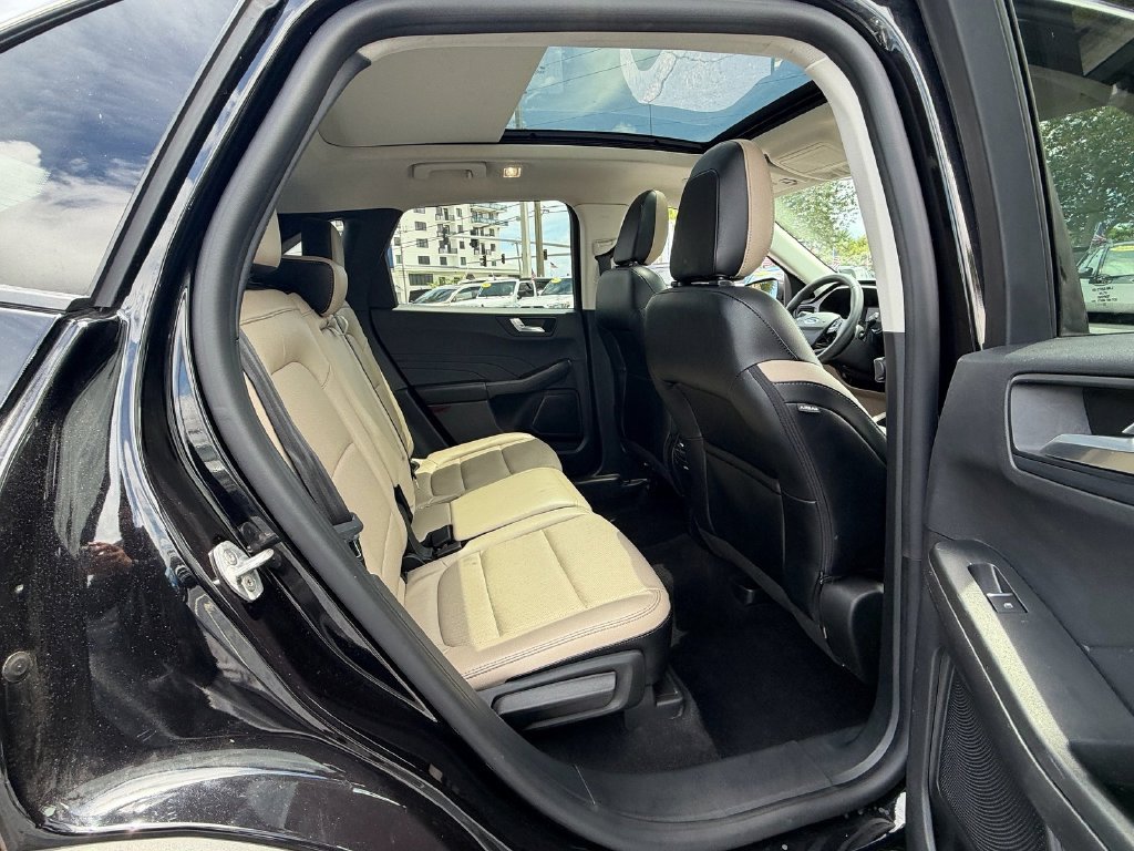 Used 2022 Ford Escape SEL FWD image 17