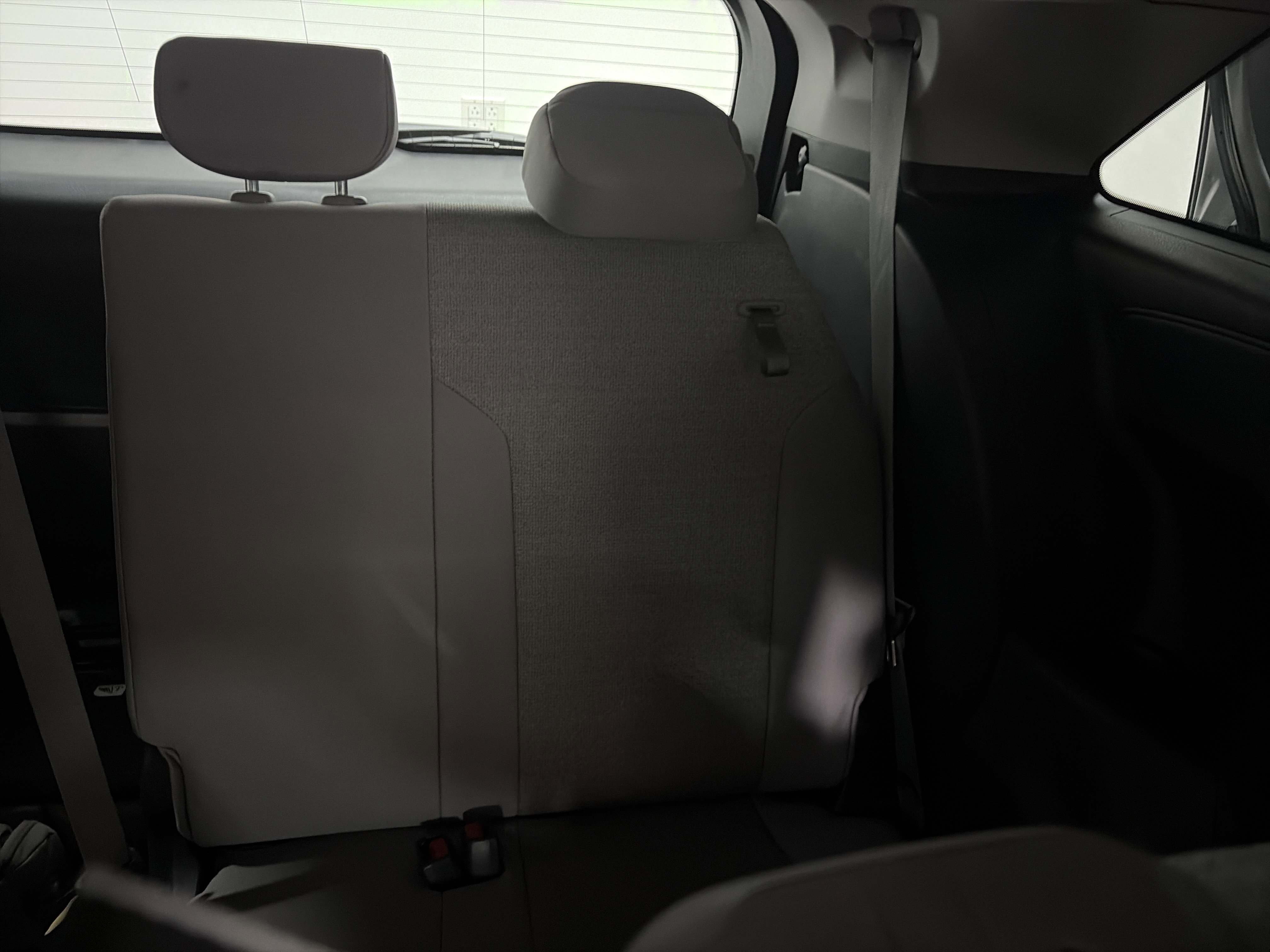 Used 2025 Toyota Sienna LE image 25