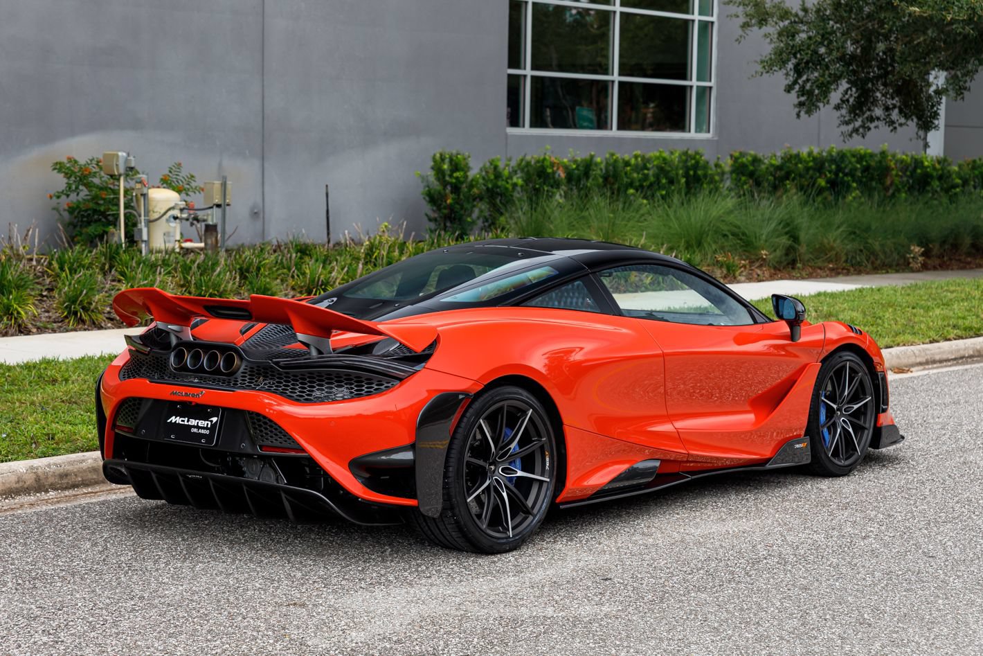 Used 2021 McLaren 765LT RWD image 9